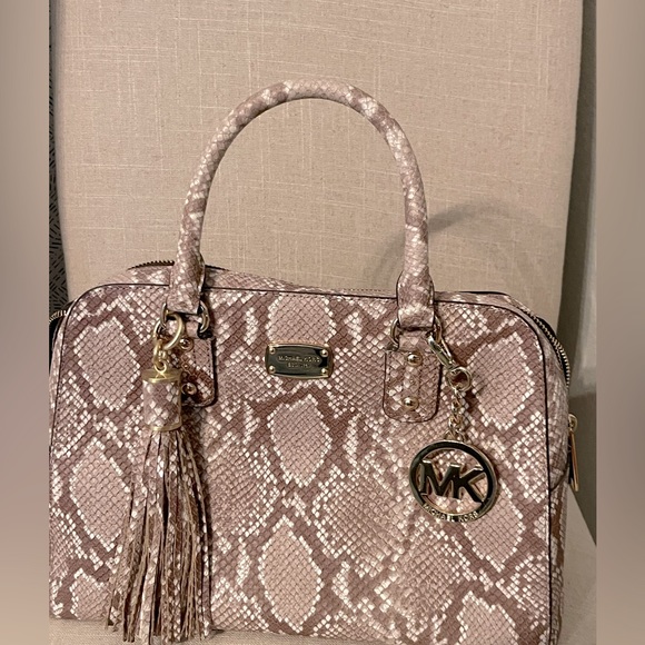 Michael Kors satchel NEW never used - Picture 5 of 6